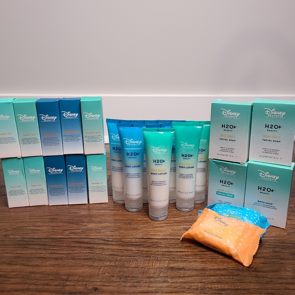 Disney Other - 🍉 Disney H20 Lot Lotion, Soap, Vanity Kit and Showe Caps